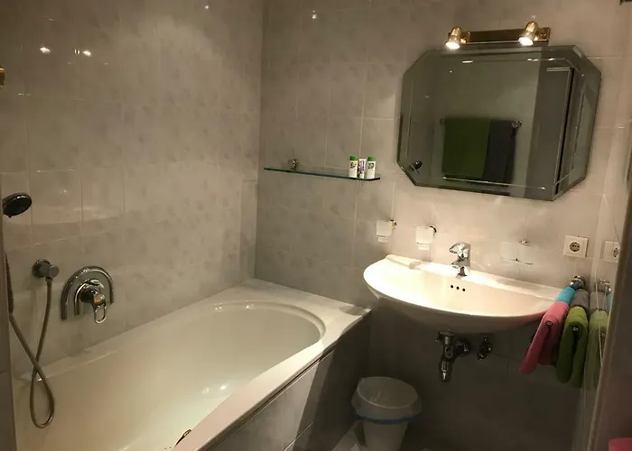 Ferienwohnung-apartment Monika In Innsbruck-igls 因斯布鲁克